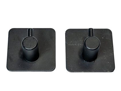 háček- 2ks-ČTVEREC-ČERNÝ 4,5X4,5cm kov, samolep.