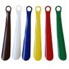 lžíce obouvací 30cm kov.lak. mix barev 35 931